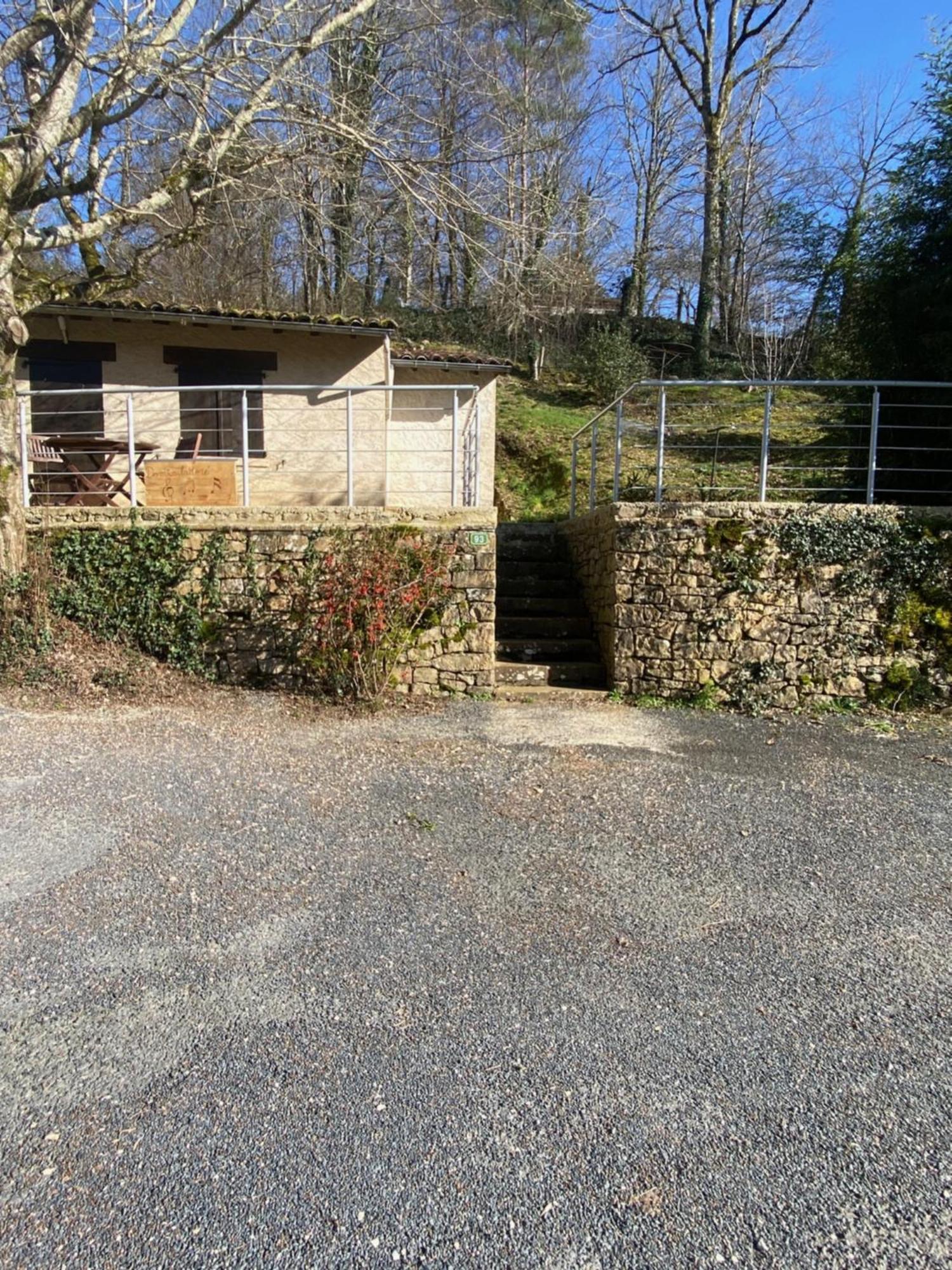 Domisiladore Latouille-Lentillac Exteriör bild